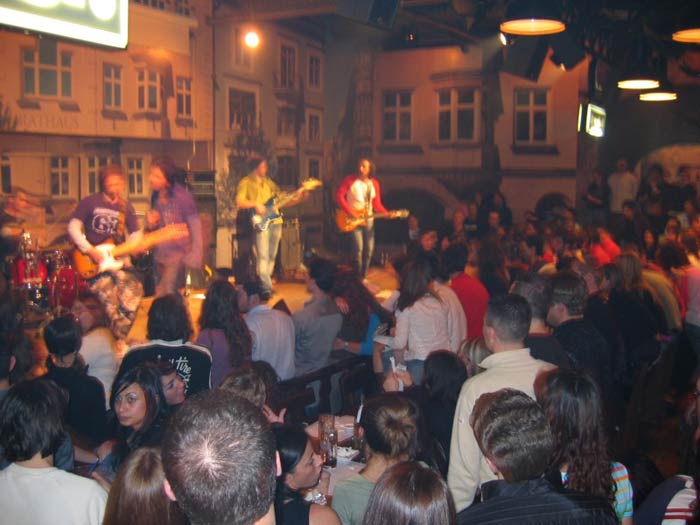 live @ keller platz