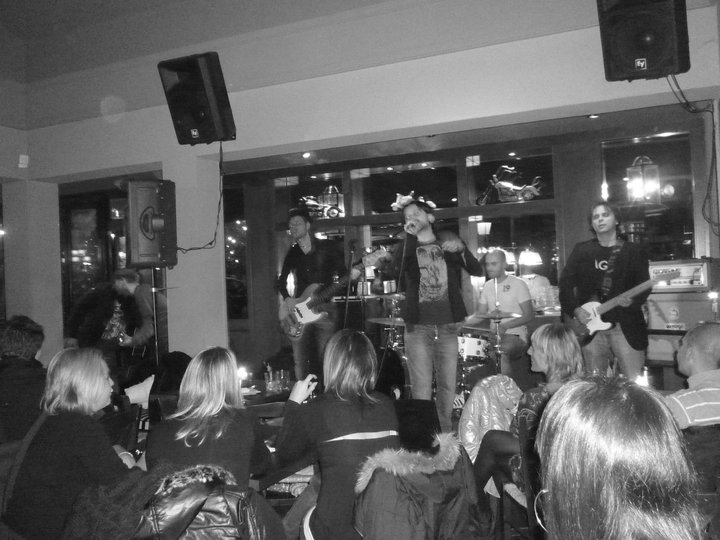 Live @ posta club