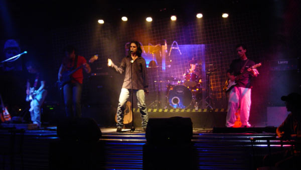 live @ samia